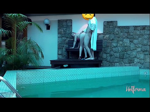 ❤️ Le patron invite la femme de chambre à la piscine, mais n'a pas pu résister à une chaude ❤️❌ Porno dur at us ☑